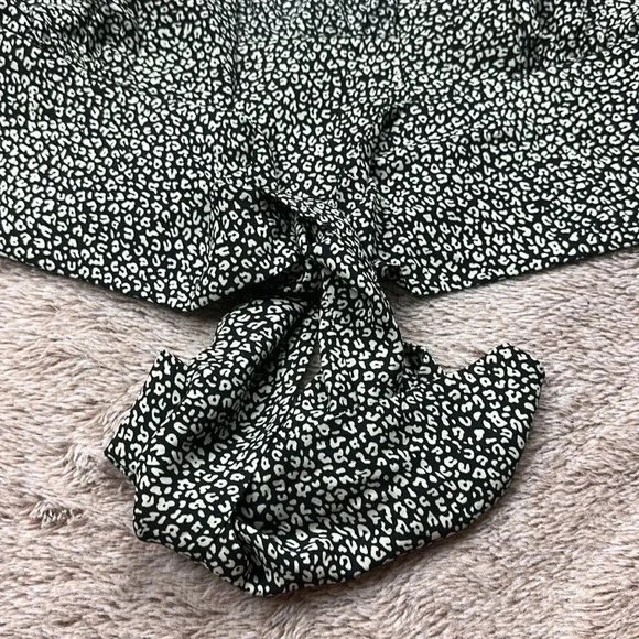 Princess Polly NEW MOOD TOP BLACK Sz 2 - Picture 14 of 15